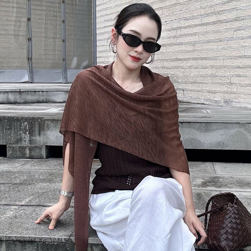慵懒风三角巾披肩女款外搭高级感2026新款旅游夏季薄款丝巾小坎肩