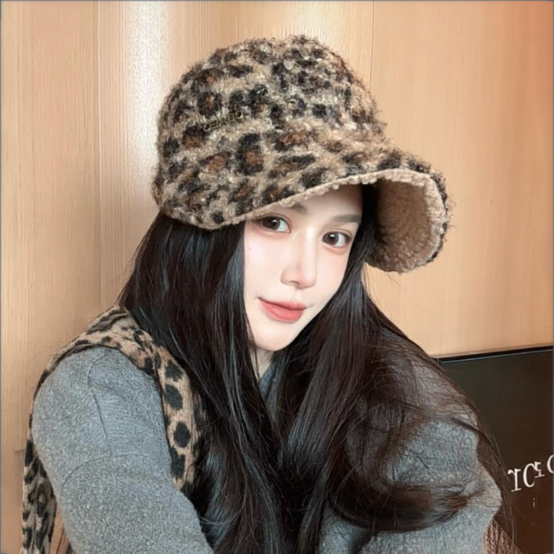 鸭舌帽渔夫帽逛街休闲女秋冬季