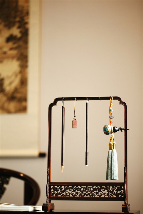 老挝大红酸枝西番莲纹笔挂笔架笔架文房雅件榫卯结构文玩收藏送礼