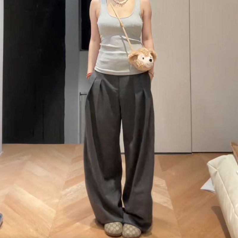 浅灰色压褶垂感轻薄弯刀休闲西裤