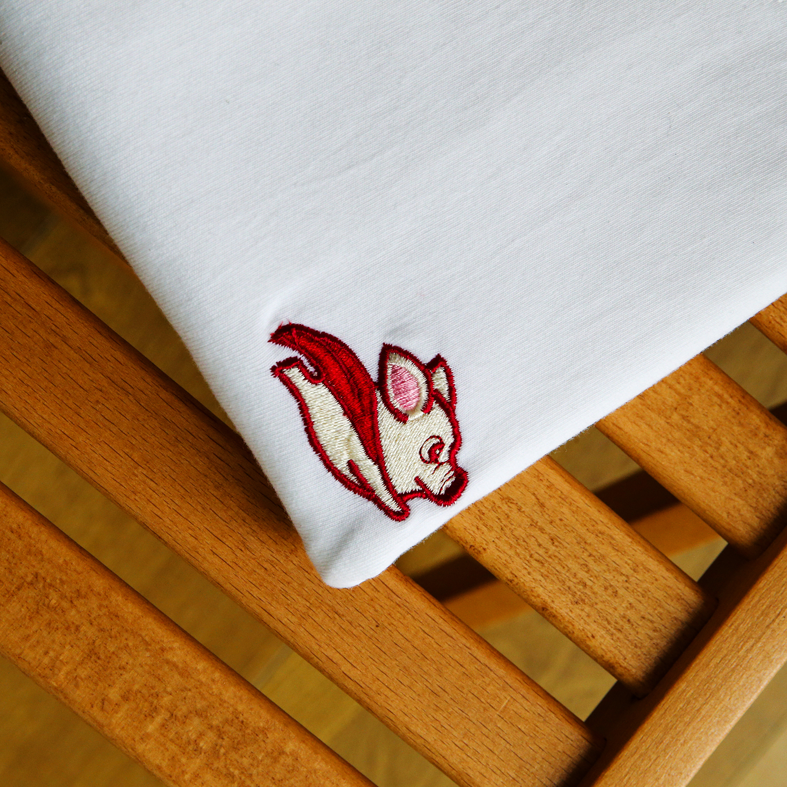 飞天小猪刺绣t恤正肩短袖