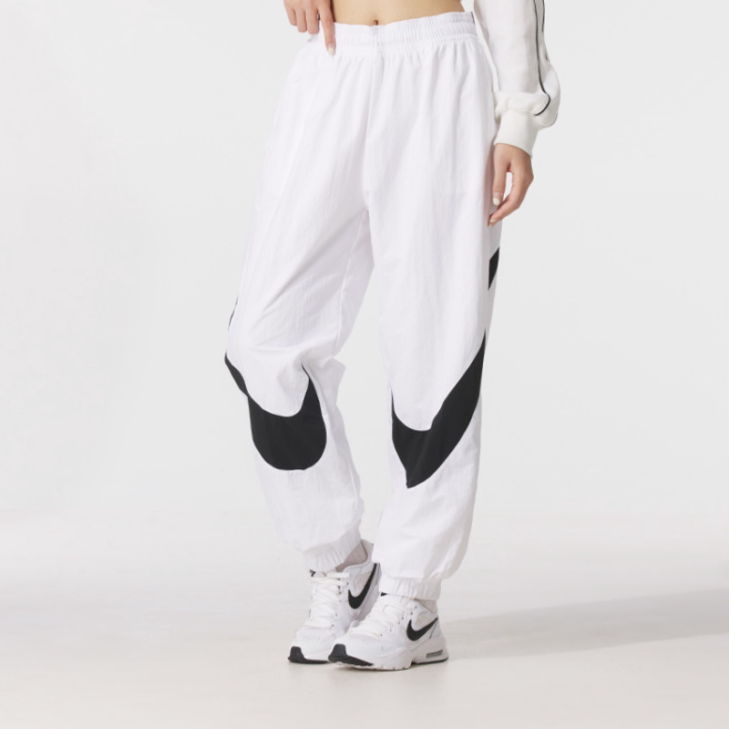 Nike/耐克女运动宽松休闲大勾子印花夏季梭织收口长裤HV2358-100