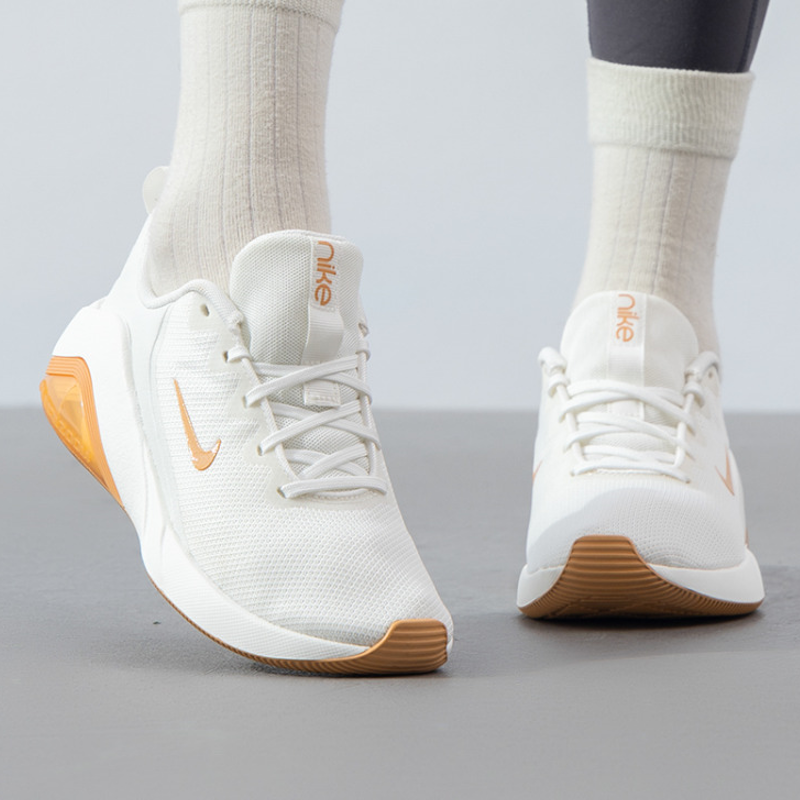 Nike耐克AirZoom Bella 7女子运动休闲舒适透气训练鞋FZ1689-102