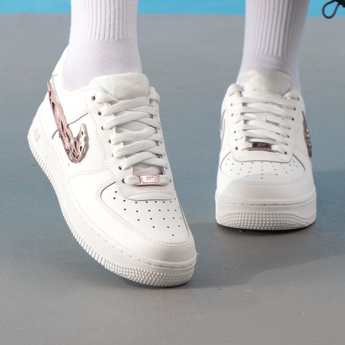 Nike/耐克新款女士时尚经典低帮轻便运动休闲板鞋IF1686-161