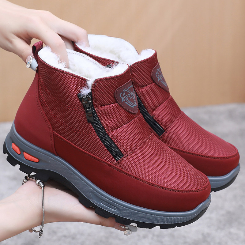 冬季羊毛雪地靴子老北京布鞋女棉鞋软底防滑加绒保暖中老年妈妈鞋