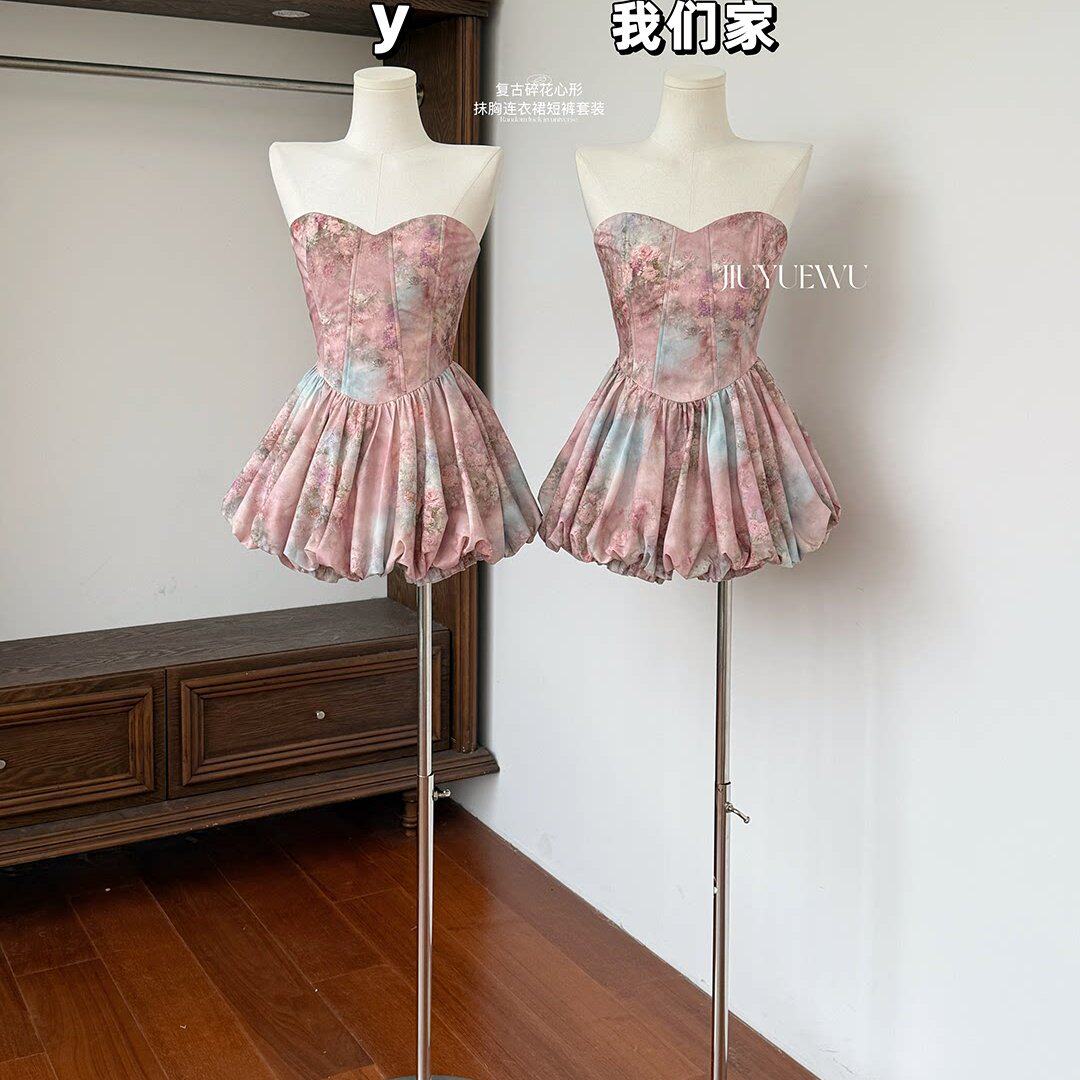 玖月伍白兰地花神复古碎花心形抹胸连衣裙+短裤套装女