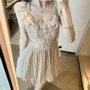 JustQin 5/15中世纪少女新款重工高级感花边短裙收腰连衣裙女