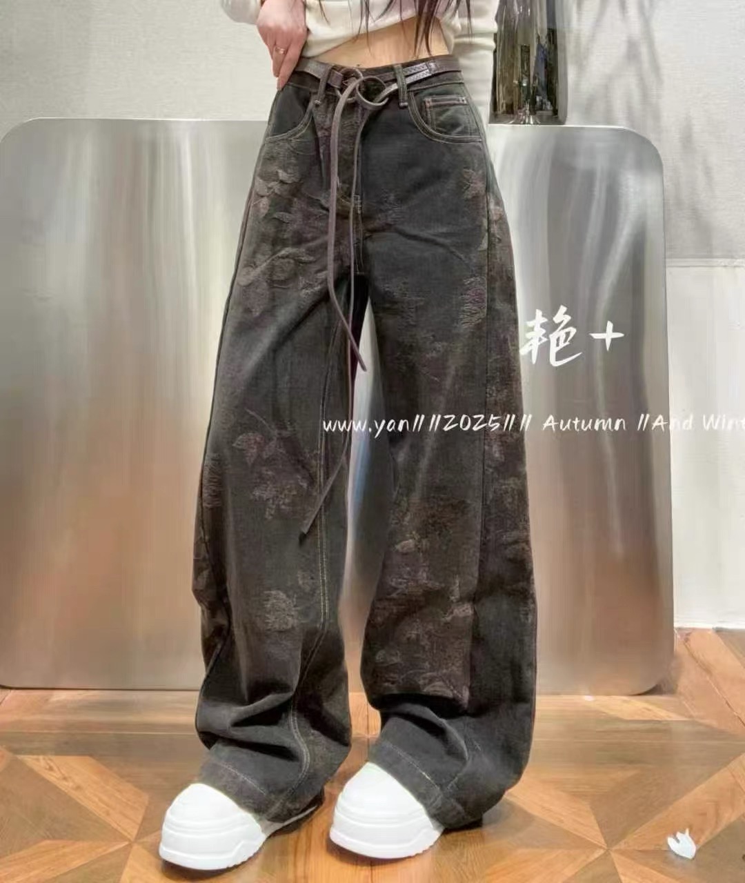 欧洲站2025秋冬新款欧货设计感植绒花复古宽松牛仔裤长裤女588