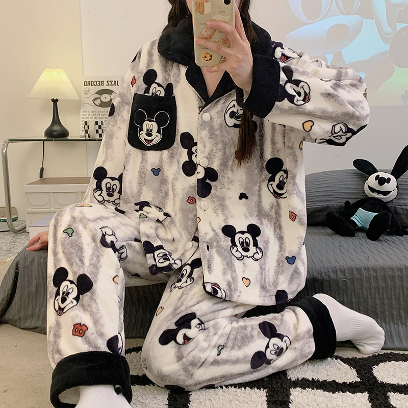 2025秋冬季新款加厚法兰绒睡衣女士开衫翻领休闲可爱家居服可外穿