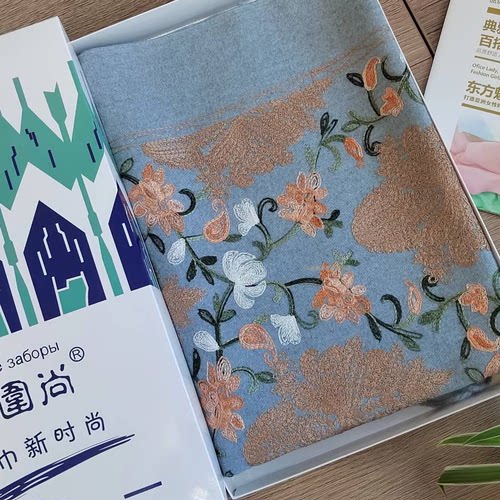 秋冬保暖民族女柔弱刺绣围巾披肩