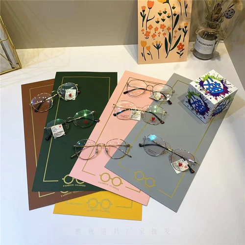 Двусторонние солнцезащитные очки, стенд