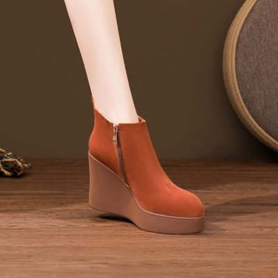 10.5cm真皮厚底尖头坡跟马丁靴