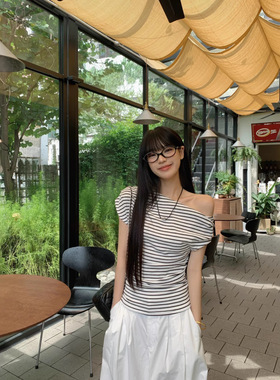 设计感斜肩短袖T恤女2025夏季新款辣妹修身显瘦露肩条纹学生上衣