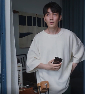 圆领白色五分袖休闲T恤