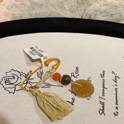 和田玉糖料平安扣胸针挂件AZB0032