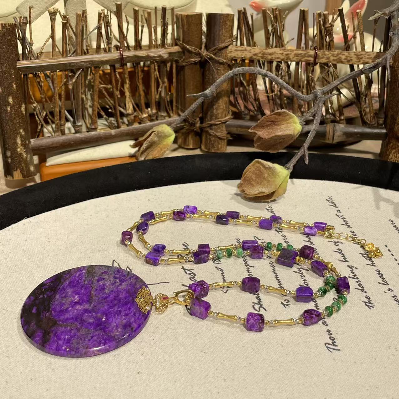 南非舒俱来红丝绒钻切满天星无事牌18k项链/55cm(昆吾)AZB8815