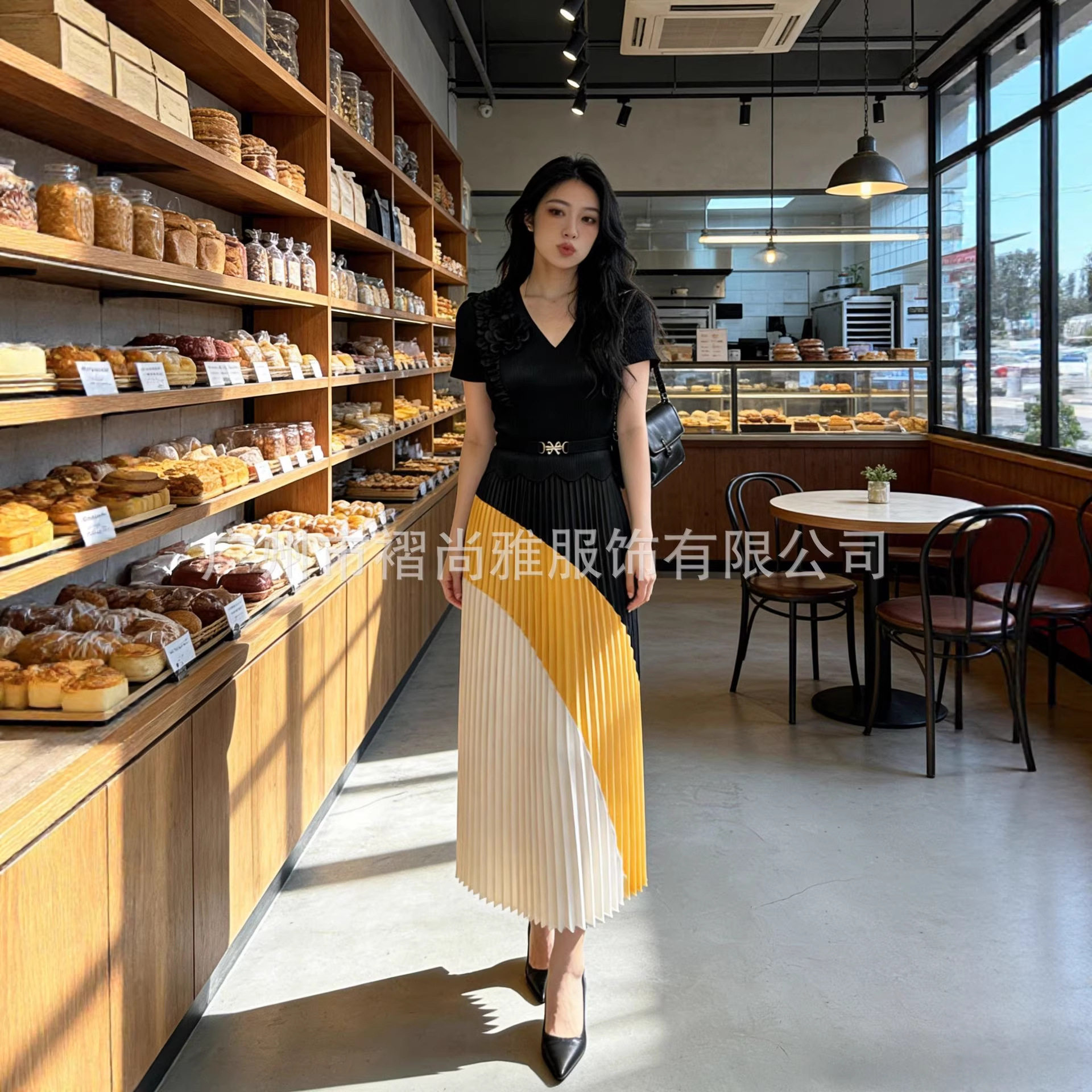 厂家直供采集新款欧美复古褶皱拼色圆领短袖连衣裙子女新潮优雅