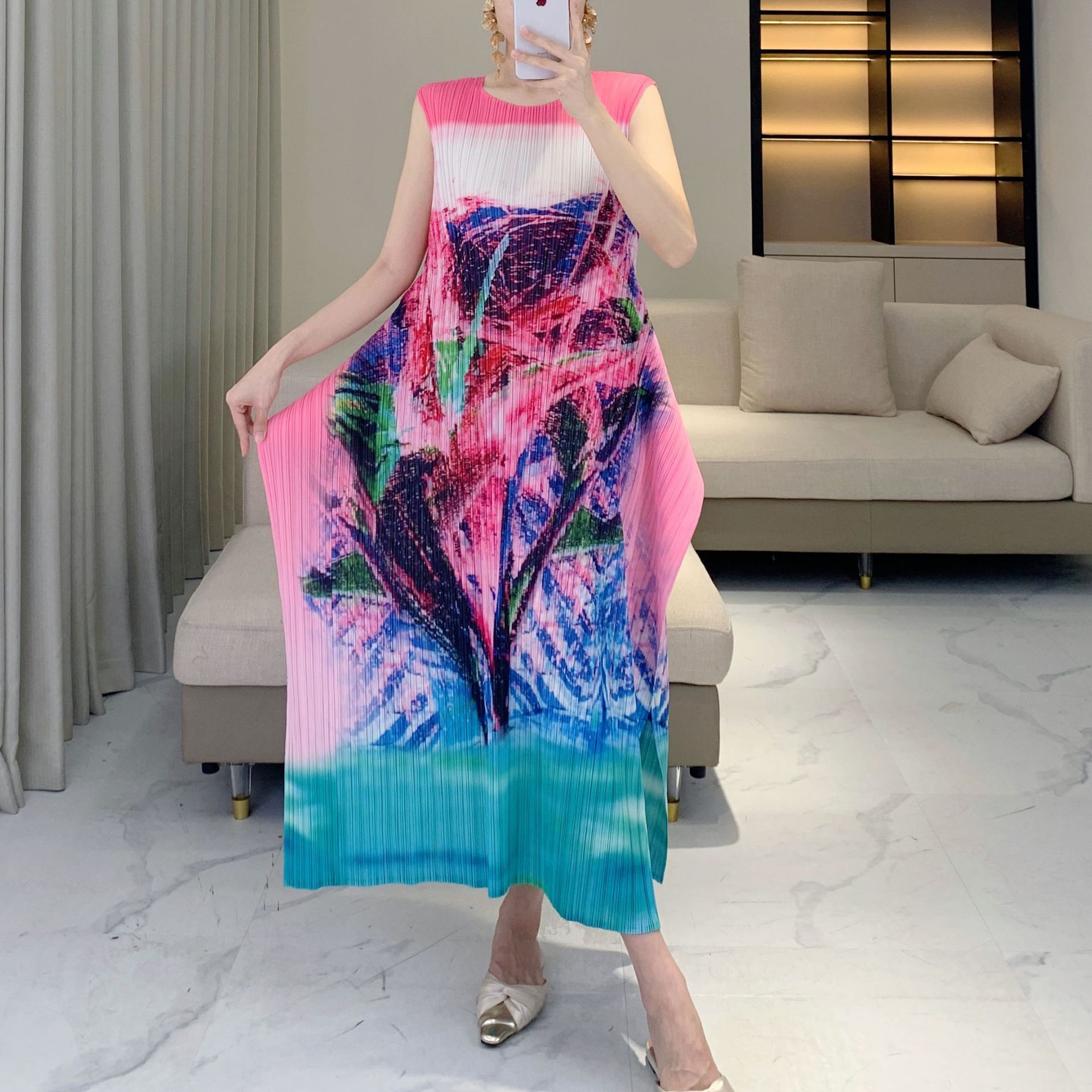 法式优雅度假背心连衣裙女夏款时尚扎染褶皱无袖宽松大摆裙子新潮
