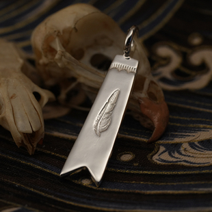 【溪迟】larrysmith 风切羽 錾刻 吊坠 旗帜