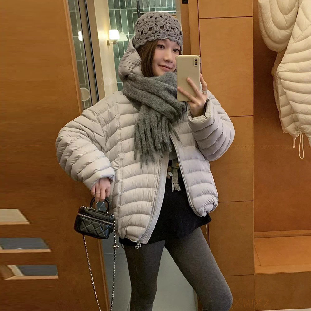 轻薄保暖排骨羽绒服女短款2025年冬季爆款白鸭绒连帽防风休闲外套