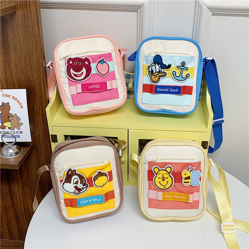 儿童斜挎包女孩轻便出游小背包女童可爱撞色小包包学生单肩手机包