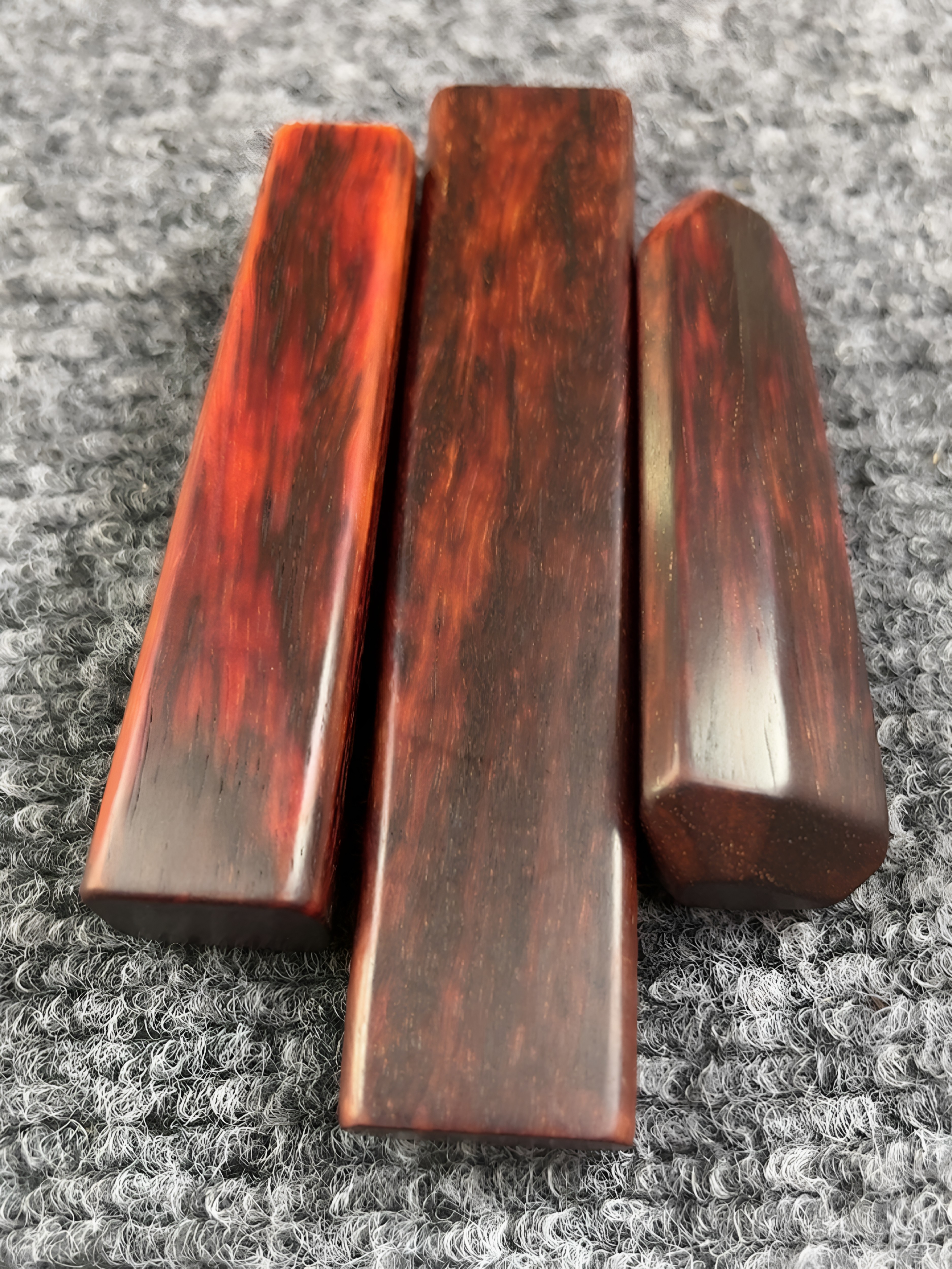 印度小叶紫檀(檀香紫檀)精品花纹 盘玩手把件