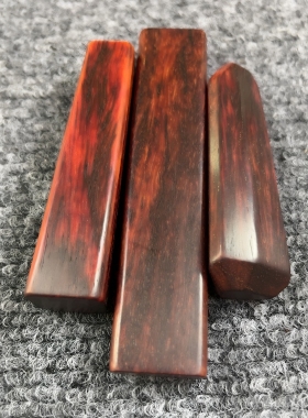 印度小叶紫檀（檀香紫檀）精品花纹 盘玩手把件