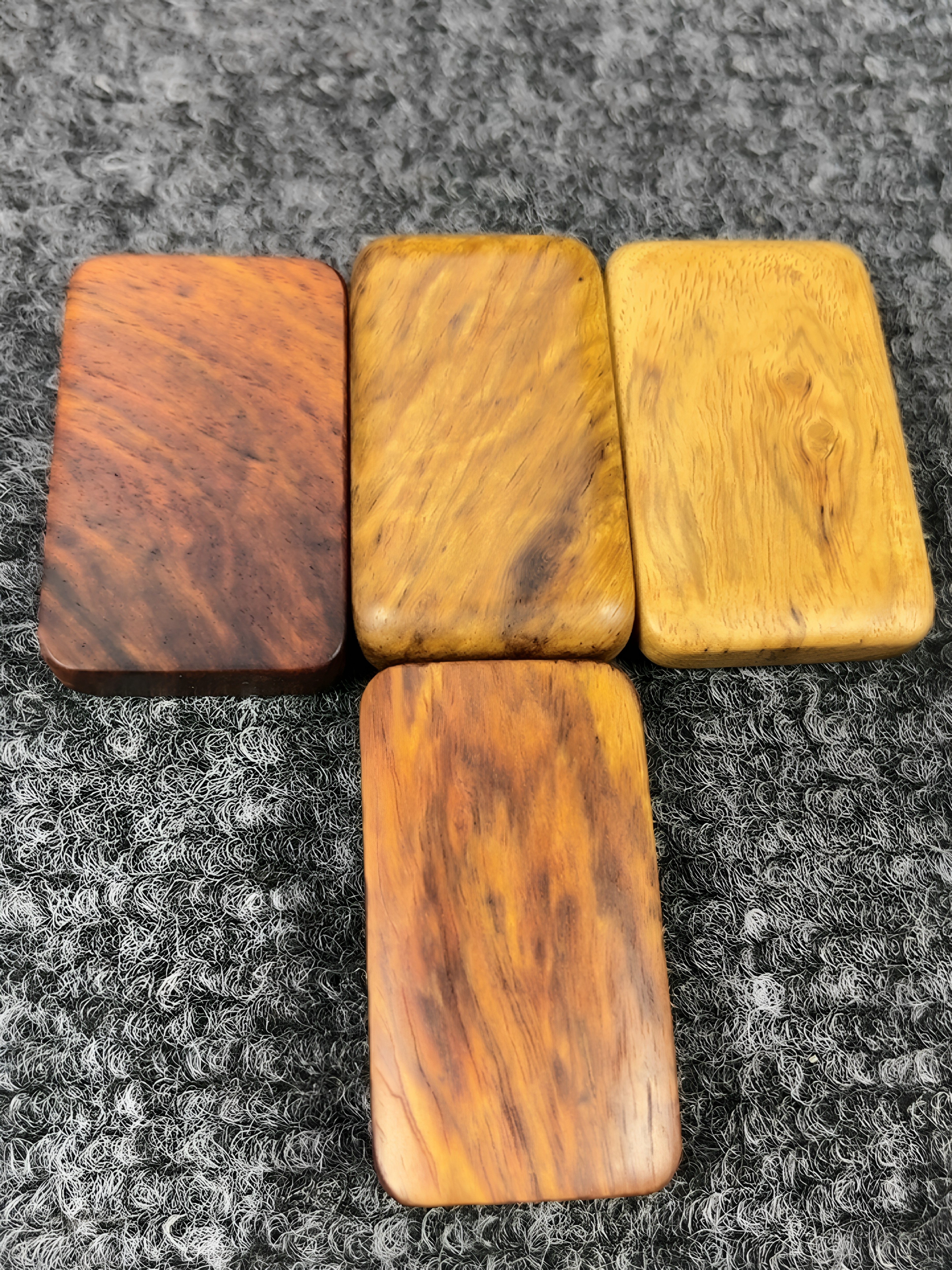 海南黄花梨老料(降香黄檀)精品无事牌/吊坠