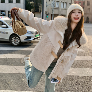 【已备大量现货】毛毛拼接呢料皮草羽绒服228-A531-P280控418图片