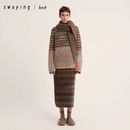 SWAYING KNIT 26PS 段染条纹半裙早春百搭通勤修身条纹半裙W13