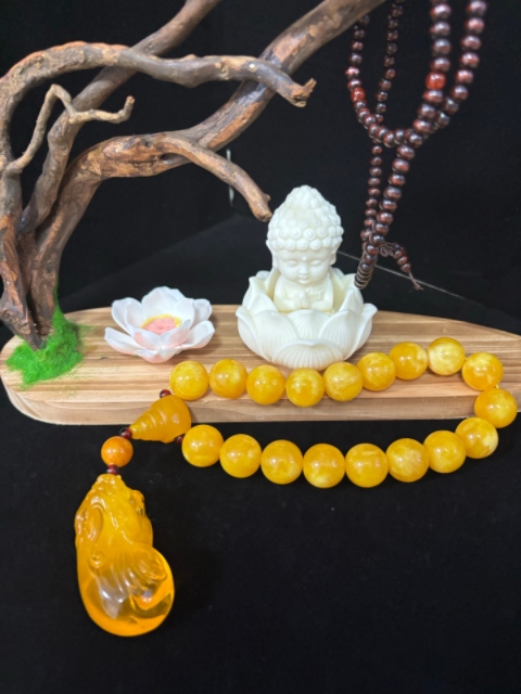 天然蜜蜡大貔貅吊坠鸡油黄手串20mm圆珠子老蜜蜡琥珀手链俄料男女