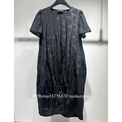 奥姆圆领个性提花花苞款连衣裙