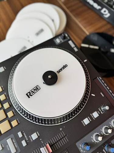 莱恩One转盘防滑垫NM1201810 Rane One Slipmat Serato时间码