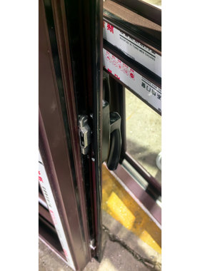 新疆断桥铝门窗封阳台封窗
