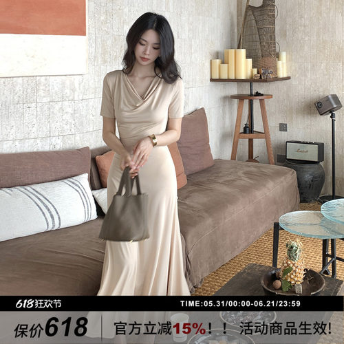 荡领极简修身显瘦连衣裙