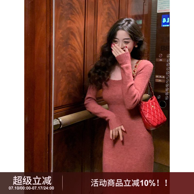 含羊毛温柔方领收腰针织连衣裙