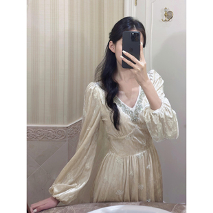 SYT自制 20点会员95折 丝绒刺绣V领水钻连衣裙