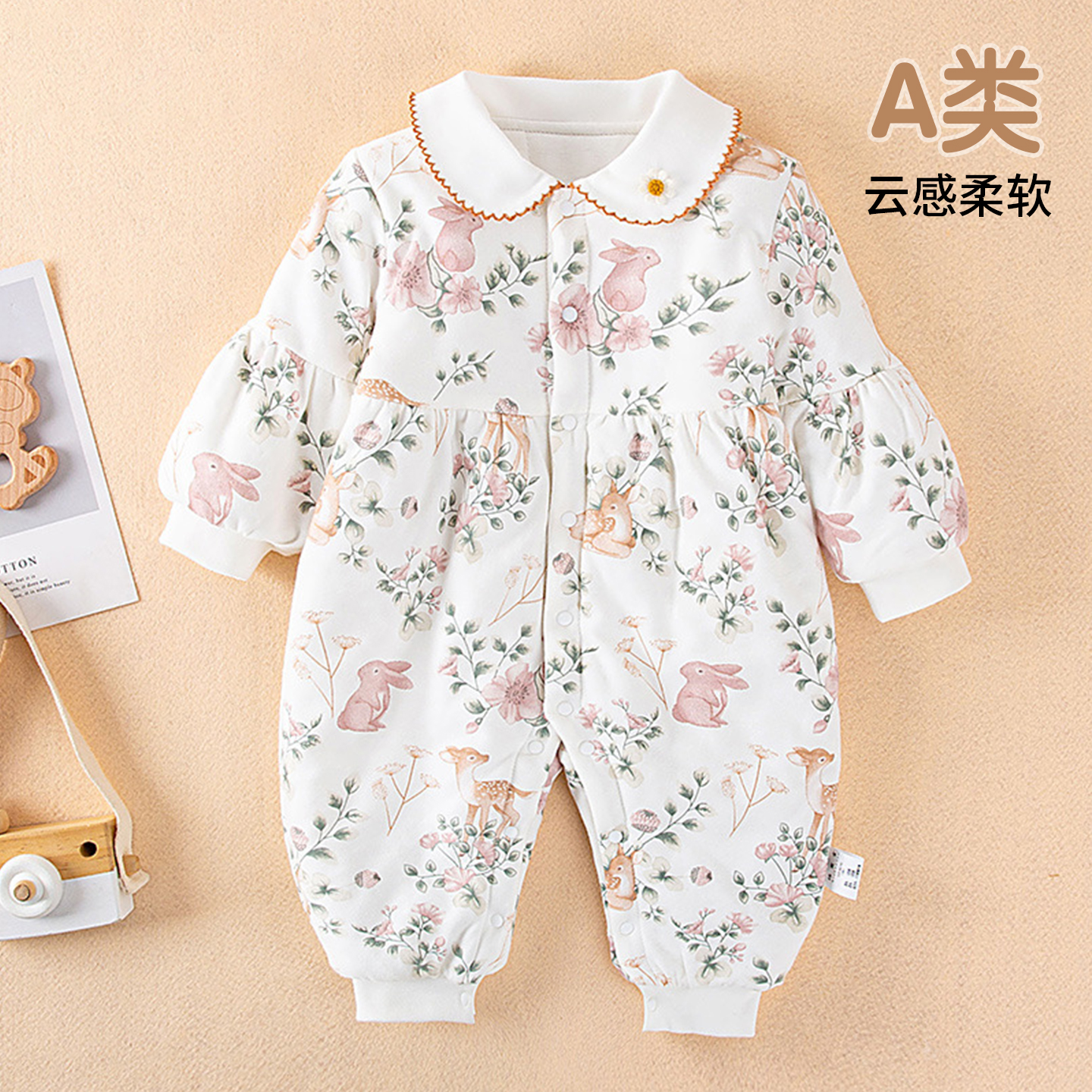 冬季新款纯棉连体衣婴儿哈衣加厚夹棉女宝宝棉衣可爱翻领外出爬服