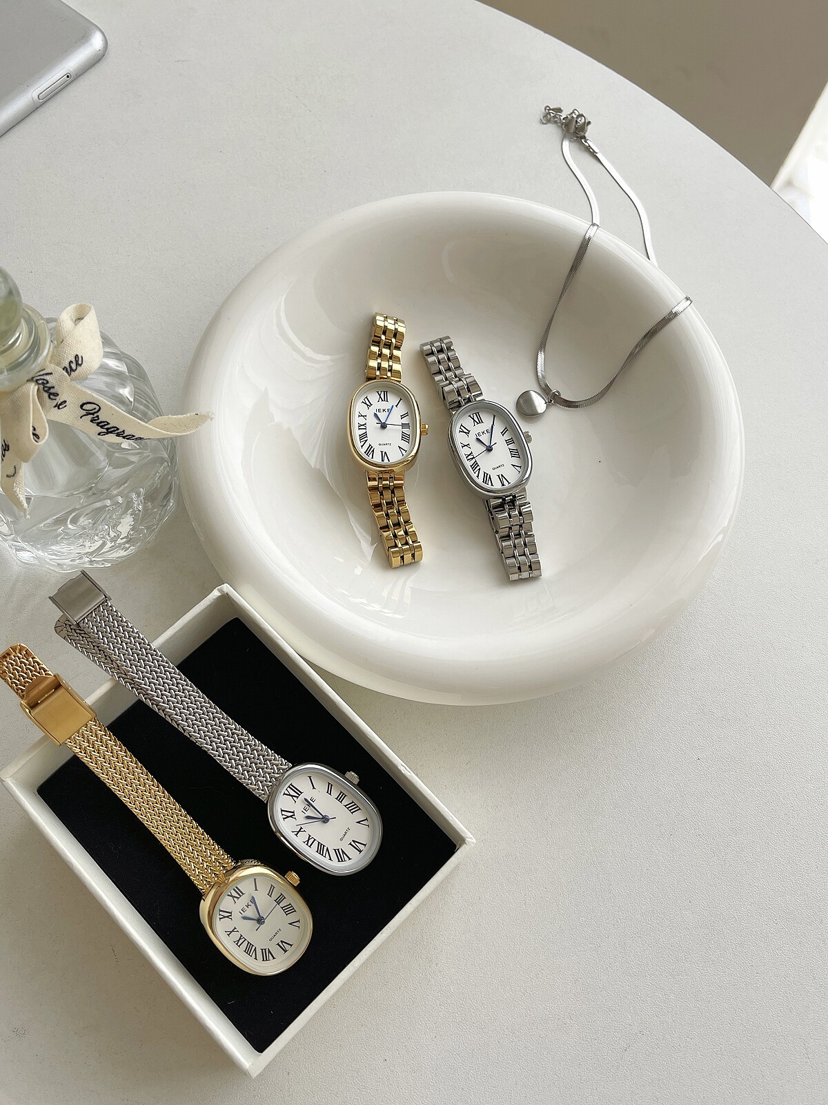 韩系椭圆小表盘女士小众时尚女挎包学生ins风高级感钢带手表女