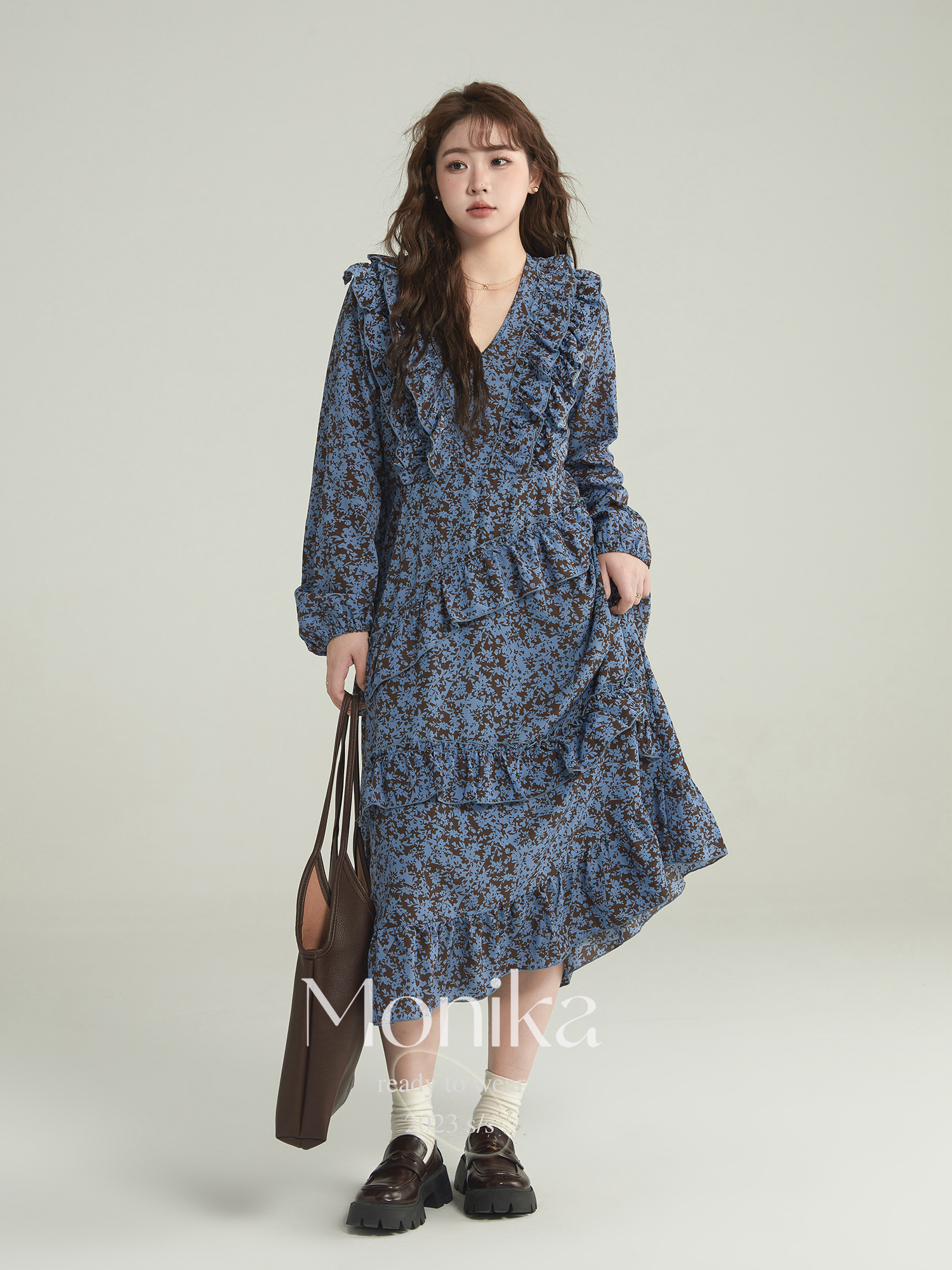 大码女装V领碎花连衣裙女秋装新款微胖mm显瘦木耳边a字裙子长裙子