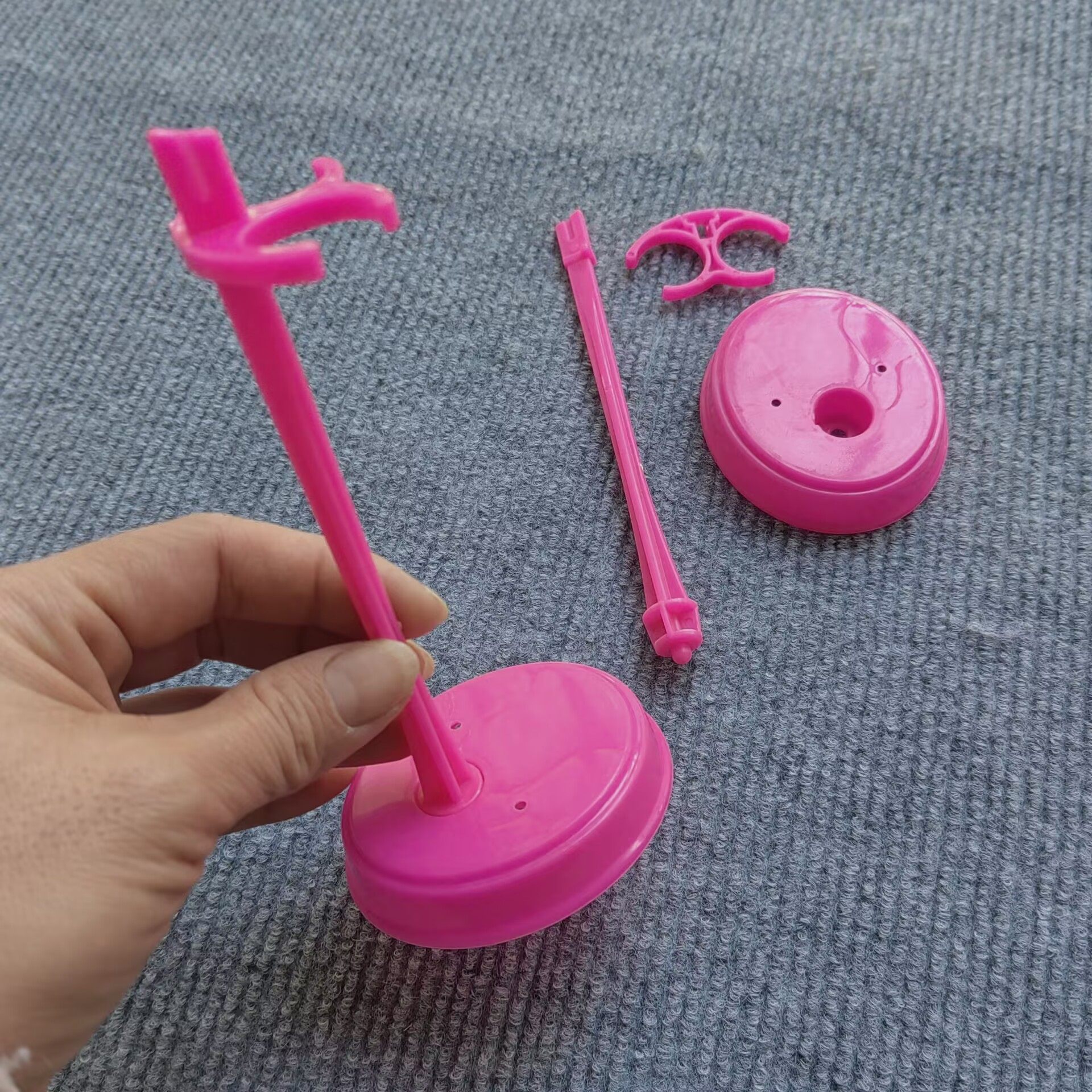 30CM洋娃娃站立玫红色支架辅助支架卡腿迷你公主辅助卡腿支架