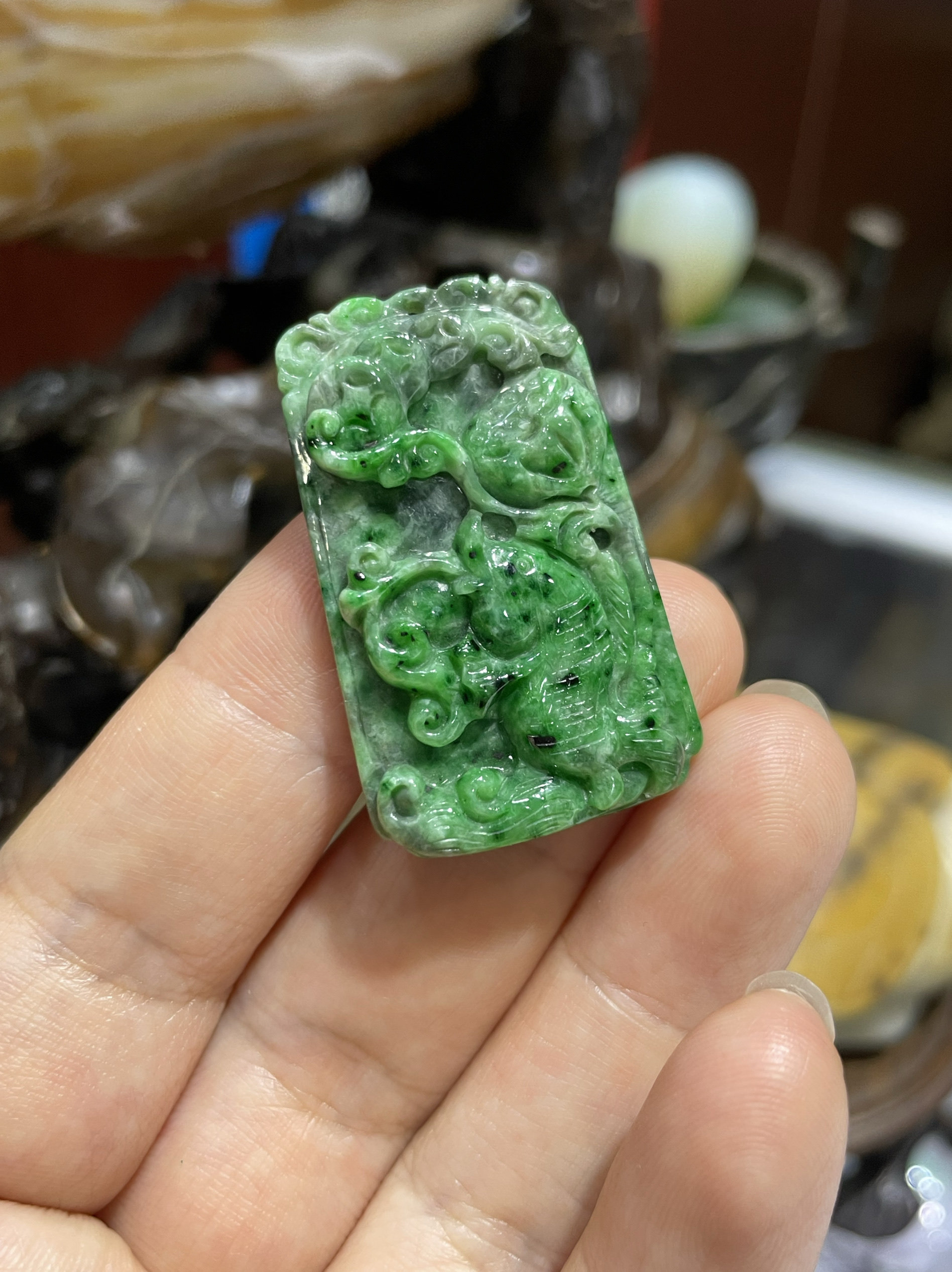 缅甸翡翠a货老坑种飘花阳绿 年年有余(鱼)吊坠男女款挂件玉牌