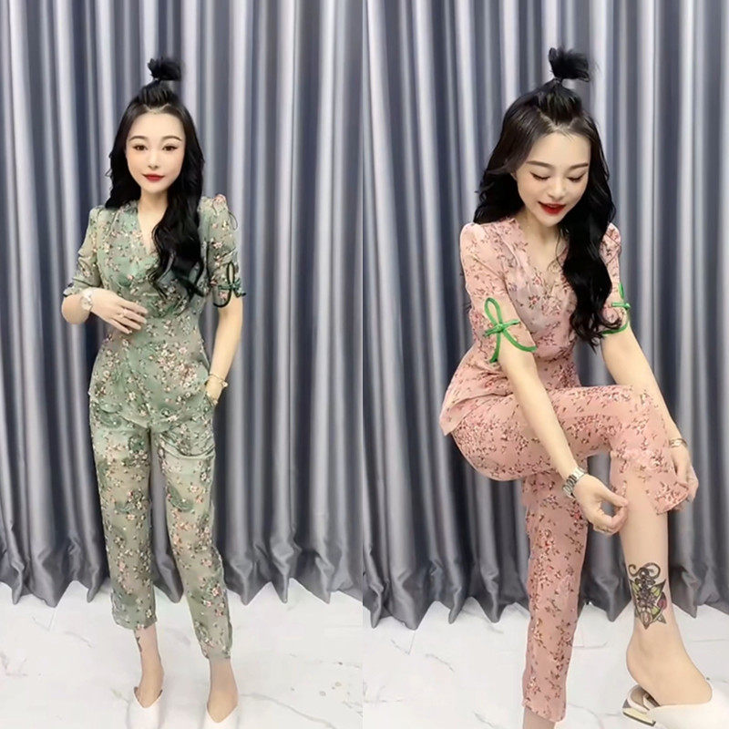 真丝亮缎时装两件套女夏季新款v领短袖修身显瘦印花小衫 小脚裤潮