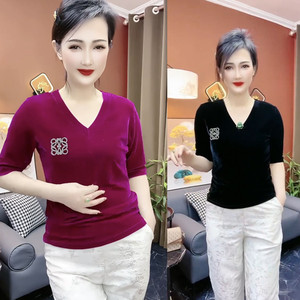 中袖V领金丝绒T恤衫女春夏新款时尚休闲通勤纯色百搭打底衫小衫潮