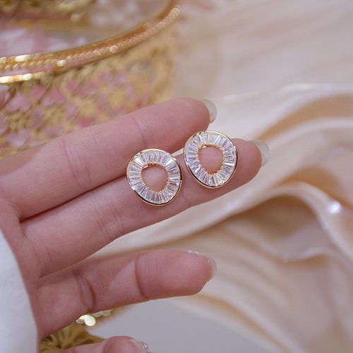 Light Luxury Irregular Geometric Round Earrings Simple