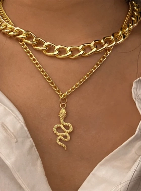 2021 Trendy Multi Layered Snake Shaped Pendant Heavy Choker
