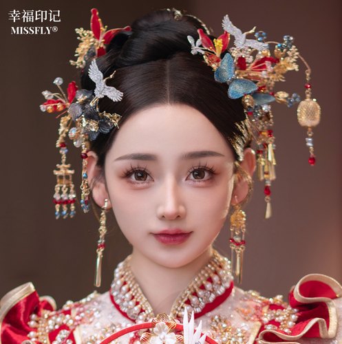 新中式旗袍秀禾蓝蝴蝶小灯笼新娘