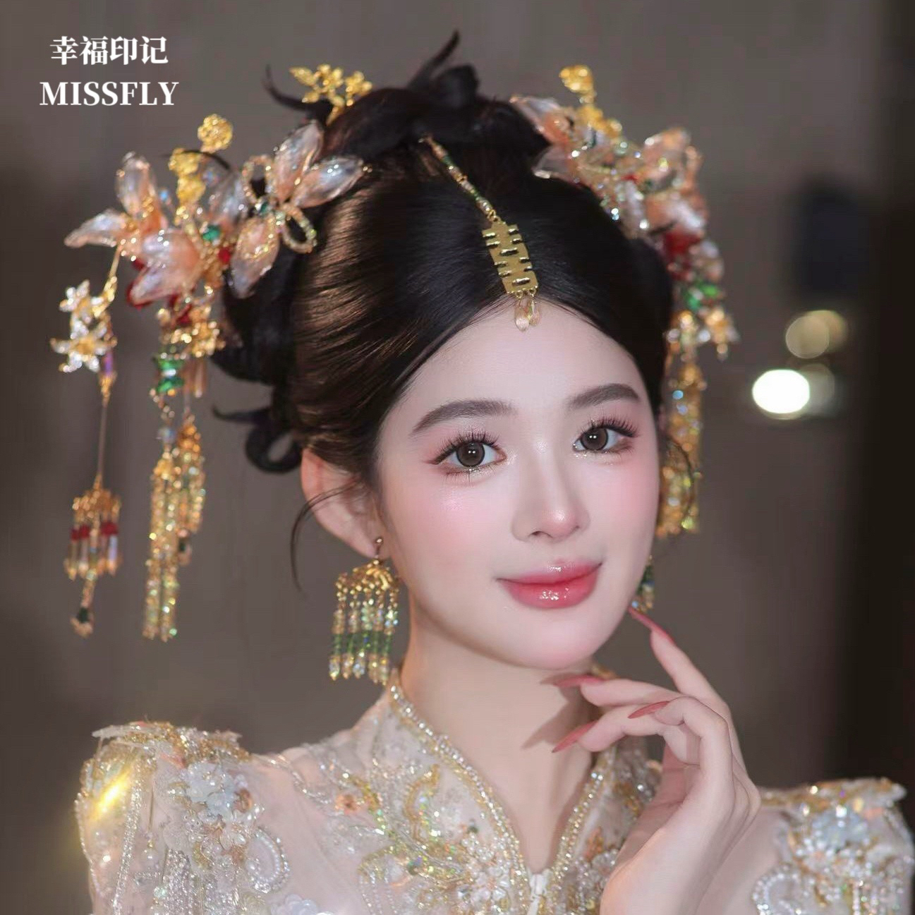 浅色百搭新中式新娘金色秀禾头饰水凝胶步摇减龄汉服晨袍发饰仙