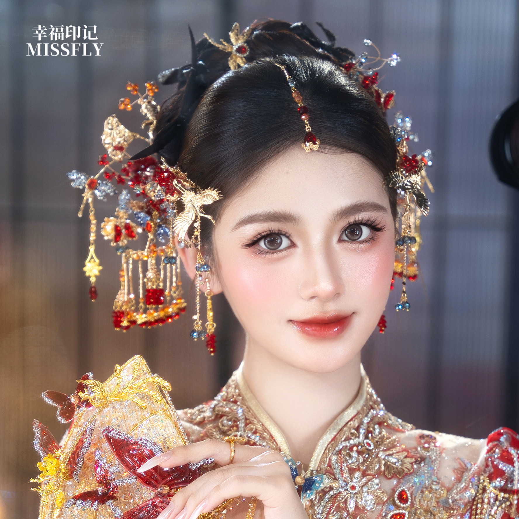 新娘金红色秀禾头饰新中式飞鹤流苏减龄步蜻蜓眉心坠分体套装发饰