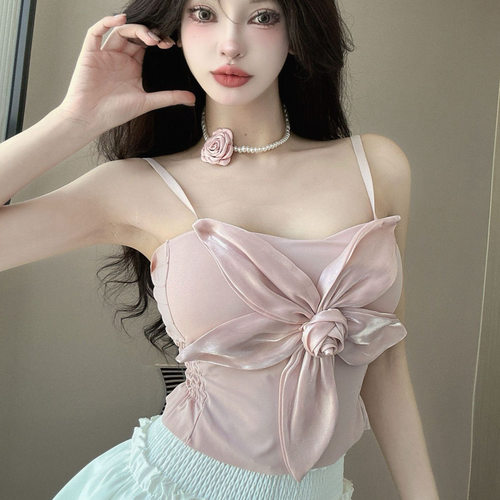 2026年夏季新款法式辣妹珠光立体花朵吊带背心女设计感百搭短款上